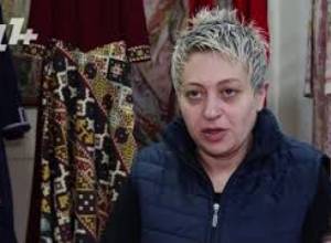 Ինչպես ծնվեց Քիմ Քարդաշյանին և Հռոմի Պապին տարազային հագուստ նվիրելու գաղափարը