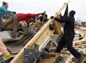 Storms leave five dead in Kentucky, Arkansas and Michigan