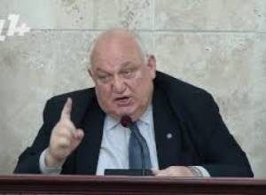 Մի քանի տասնյակ գիրք՝ նվեր Մոսուլի գրադարանին