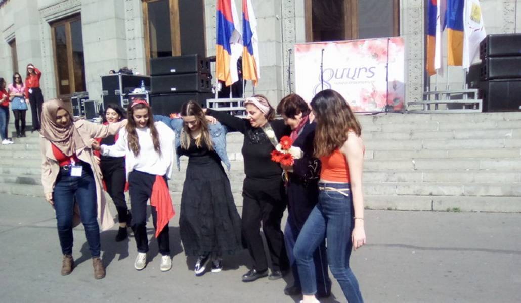 28822344_948526405322797_1855872260_o