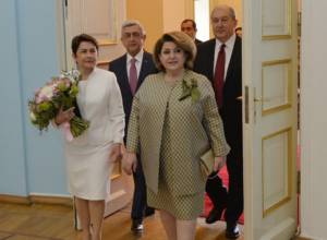 Armen Sargsyan visits Residence of President of Republic of Armenia before innaguration