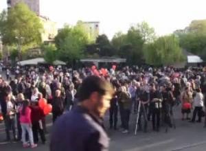 Live. Ակցիա. Քաղաքացիները հրաժեշտ են տալիս Սերժ Սարգսյանին