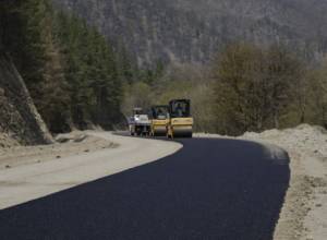 Հիմնանորոգվում  է 9 կամուրջ և 3 թունել