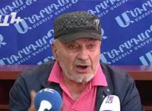«Սա Ի՞նչ մուրացկանի կերպար է»  Լևոն Թոքմաջյանը Նարեկացու արձանի մասին