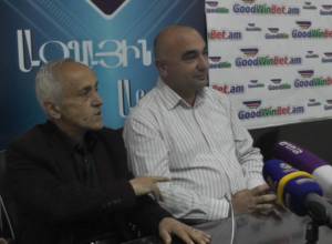 Բրոյլեր հավերի զինանշանը՝ Գառնու տաճարում