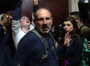 ԵՊՀ ռեկտոր Արամ Սիմոնյանը դուրս չեկավ