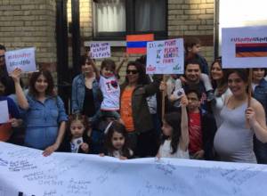 Ակցիա Լոնդոնում ՀՀ դեսպանատան առջև