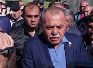 «Ով հարկ չի տվել, թող պահանջեն, բերեն տան». Մանվել Գրիգորյան