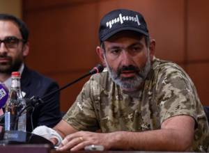 Pashinyan gives press conference for foreign media. Live