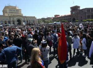 Live. Nikol Pashinyan starts rally from Republic Square