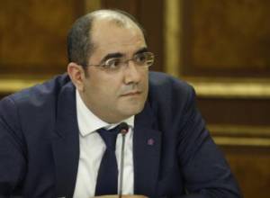 Министр спорта Рачья Ростомян подал в отставку