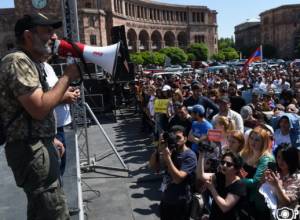 LIVE. Actions in Yerevan streets continue