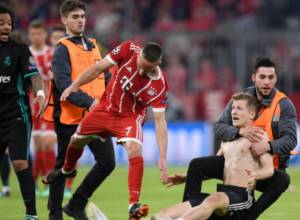 Մյունխենում ֆաները գրոհել են «Բավարիայի» եւ «Ռեալի» ֆուտբոլիստների վրա