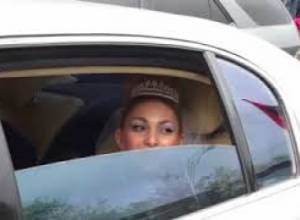 Ակցիայի մասնակիցները բացեցին ճանապարհը հարսանյաց մասնակիցների համար