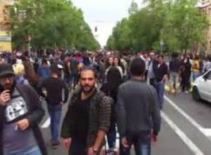 Ակցիայի մասնակիցները բացում են փողոցները