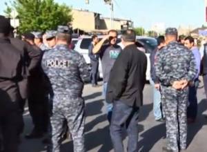 Road leading to Zvartnots airport blocked