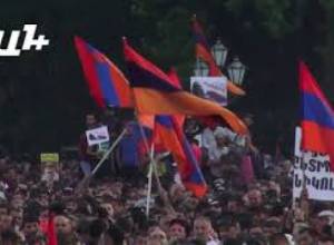 Ինչպես էին քաղաքացիները դիմավորում պատգամավորների ելույթները եւ քվեարկությունը