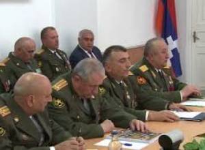 Նիկոլ Փաշինյանը և Բակո Սահակյանը ԱՀ ՊԲ շտաբում խորհրդակցություն են անցկացրել