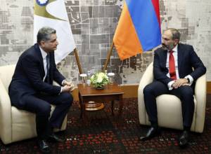 Никол Пашинян в Сочи побеседовал наедине с Тиграном Саргсяном