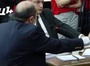 Էդմոն Մարուքյանի 3 հարցերը