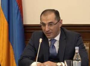 Ինչ անակնկալ էին մատուցել վարչապետին նախկին և ներկա ֆինանսների նախարարները