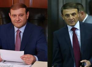 Taron Margaryan and Valery Osipyan have telephone conversation