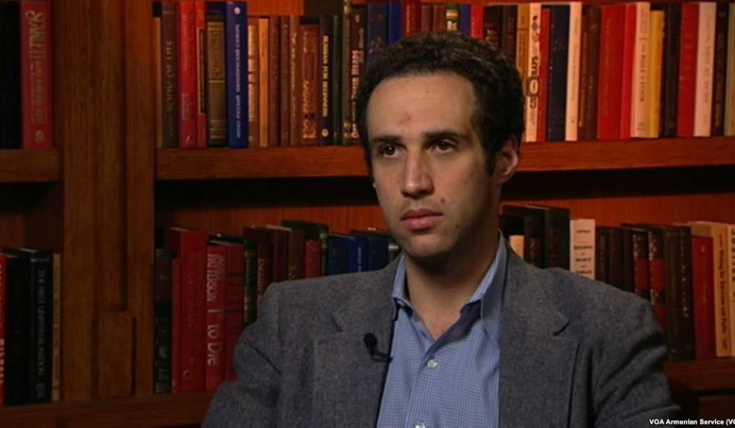 D9DD9006-D0AE-44E7-AAB6-26BF229794C7_w1023_r1_s