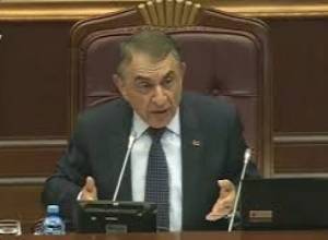 Ազգային ժողովում նիստը սկսեց թեժ եւ լարված