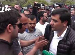 Ճանապարհները բացելու պահանջով փողոց էին փակել