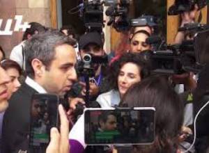 Deputy Chief of Investigation does not consider appropriate to hang PM Pashinyan's photo