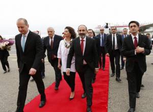 LIVE. PM Pashinyan arrives in Georgia