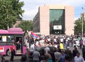 Լարված իրավիճակ Կենտրոն և Նորք-Մարաշ շրջանների դատարանի մոտ