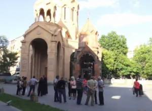 Live. Հերթական ակցիան՝ Կաթողիկոսի հրաժարականի պահանջով