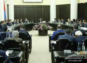 LIVE. Government summons extraordinary session