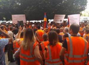 "We are the owner of our mine," Lydian-Armenia employees in Yerevan