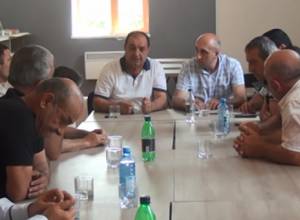 Andrey Ghukasyan comes to Tumanyan by bus