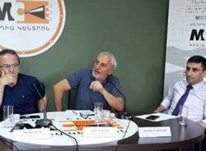 LIVE. Discussion at "Media Centre"