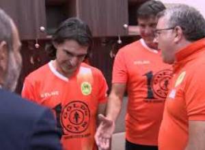 PM watches "Match of Legends"