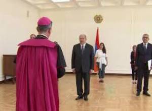 Նախագահ Սարգսյանին իր հավատարմագրերն է հանձնել Սուրբ Աթոռի նորանշանակ նվիրակը