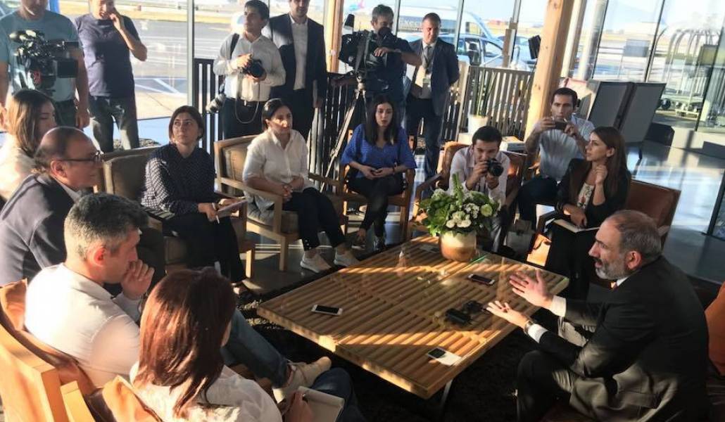 36994434_1865665396861671_1144362339160555520_n