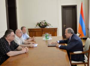 President Sarkissian holds meeting with scientists