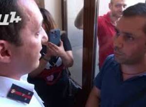 Ակցիայի մասնակիցները փակեցին Վճռաբեկ դատարանի մուտքը