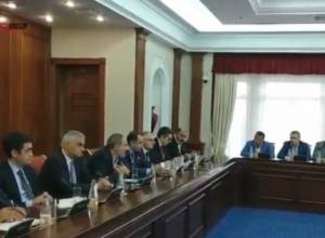 LIVE: Armenian Prime Minister's meeting with Armenian businessmen in St. Petersburg