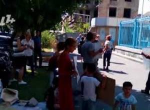 Փախստականները փողոց էին փակել ՄԱԿ ի դիմաց