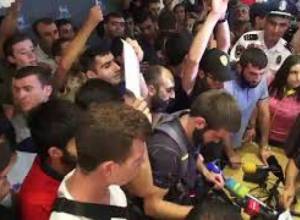 Ակտիվիստները ներխուժեցին դահլիճ