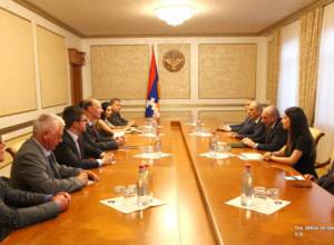 Бако Саакян принял депутата Европарламента Мартина Зонеборна