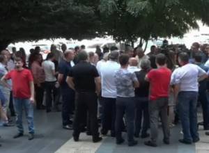 Protest actions in front of Government building