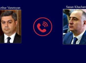 Համացանցում տարածվել է ԱԱԾ եւ ՀՔԾ պետերի հեռախոսային խոսակցության ձայնագրությունը