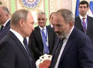 Պուտինը եւ Փաշինյանը քննարկում են ոտքի վրա