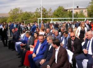 Վարչապետ Փաշինյանն Արագածոտնի մարզի Ագարակ գյուղում է
